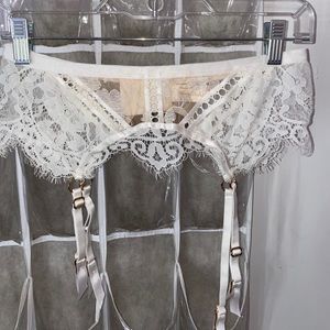 Molly Garter ivory